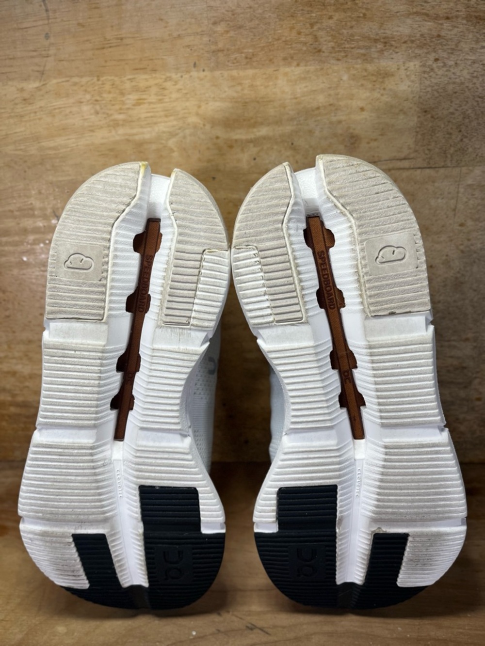 On CloudNova REFLECTIVE Women Size 7 Running Shoes Sneakers White Pearl Brown - Picture 8 of 12